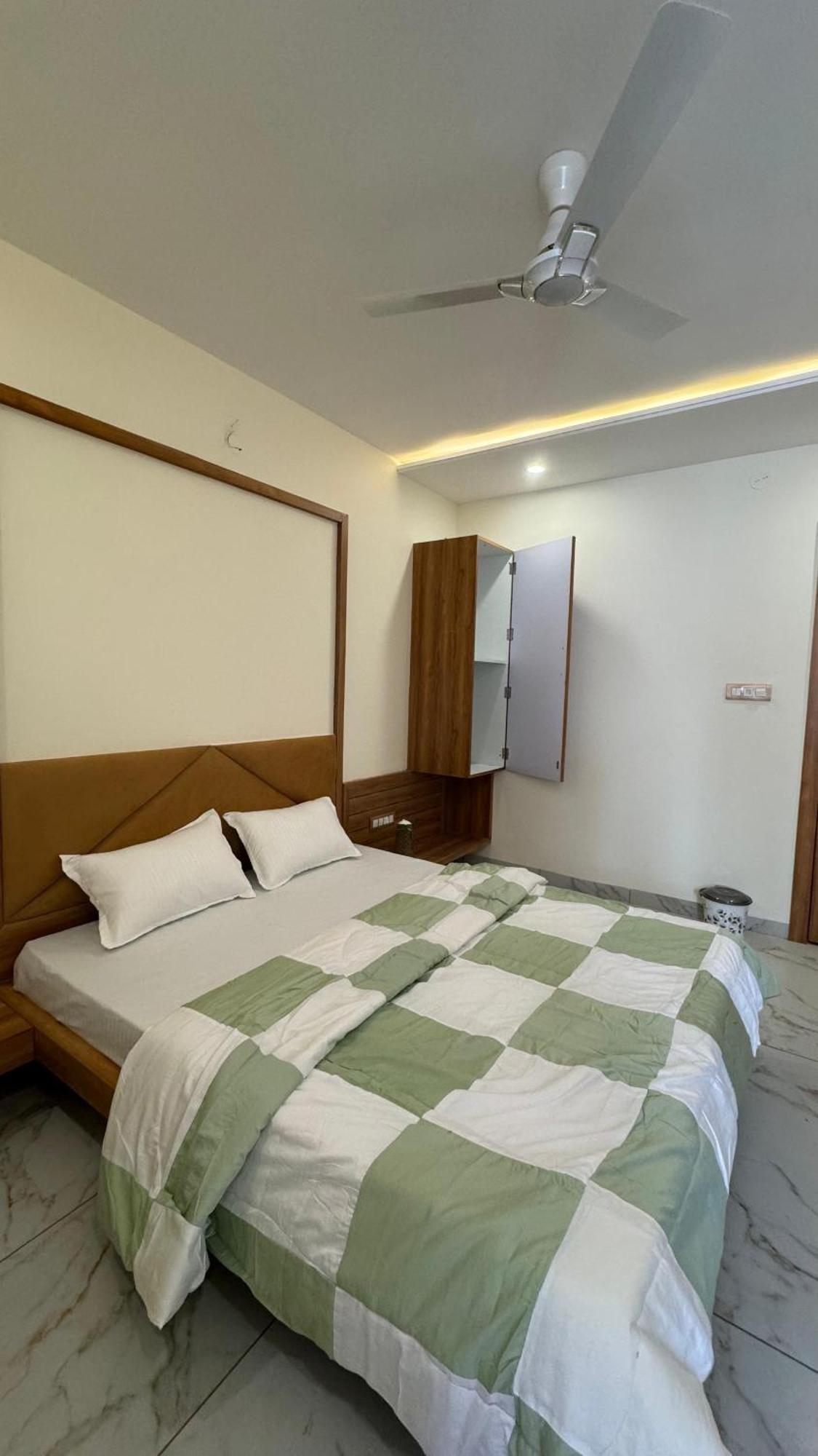 Hotel Prakasham Ujjain Exterior photo
